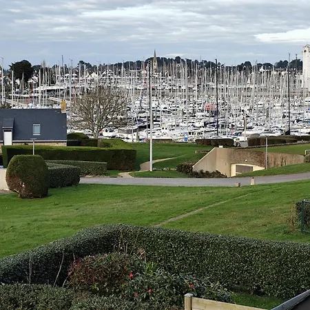 Sur Le Port Du Crouesty *